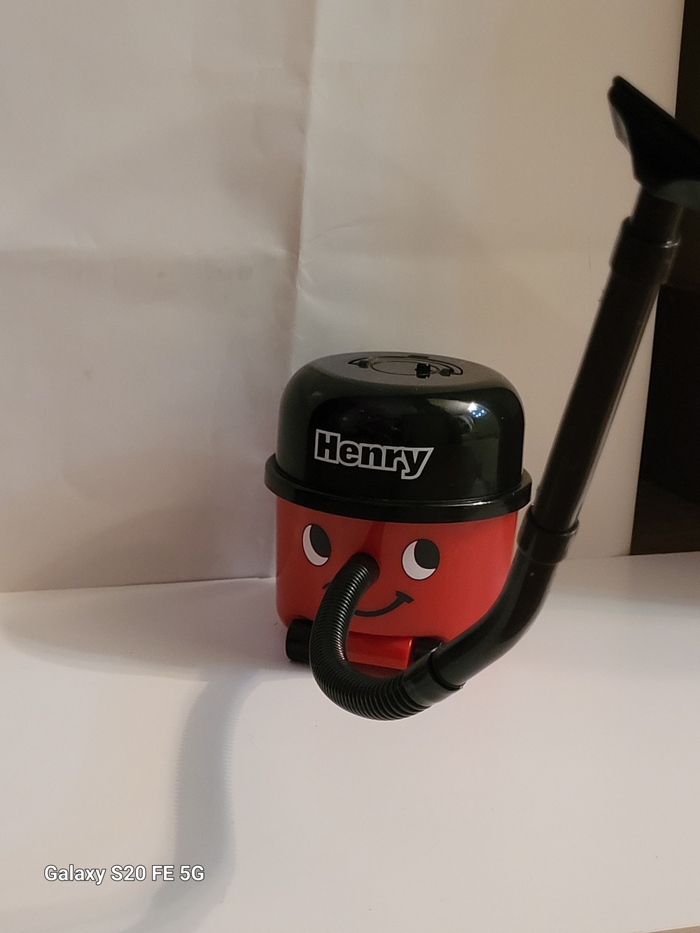 Henry Mini Vacuum Cleaner - Red and Black